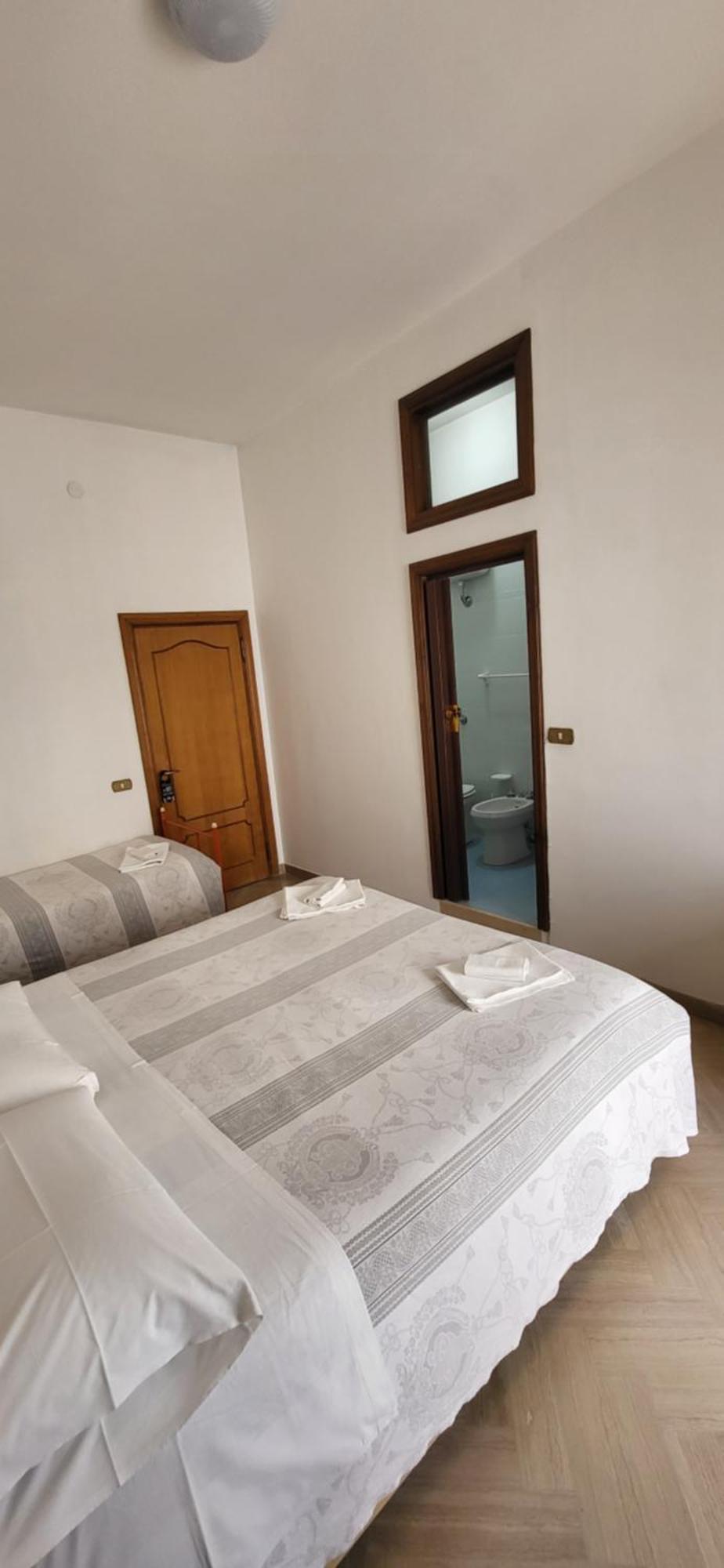 Da Carlino Hotel Peschici Bagian luar foto